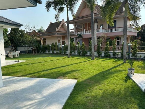 Вилла_The Lanterns Village