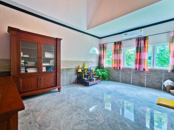 Коммерция_Банг Сарай