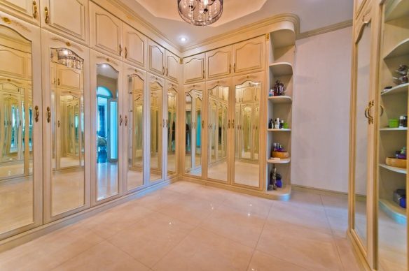 Коммерция_Банг Сарай_3