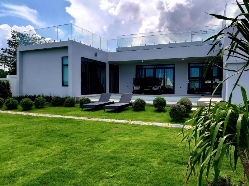 Вилла_Palm lakeside Villa_3