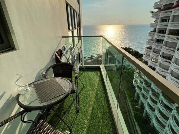 Студия_Wong Amat Tower