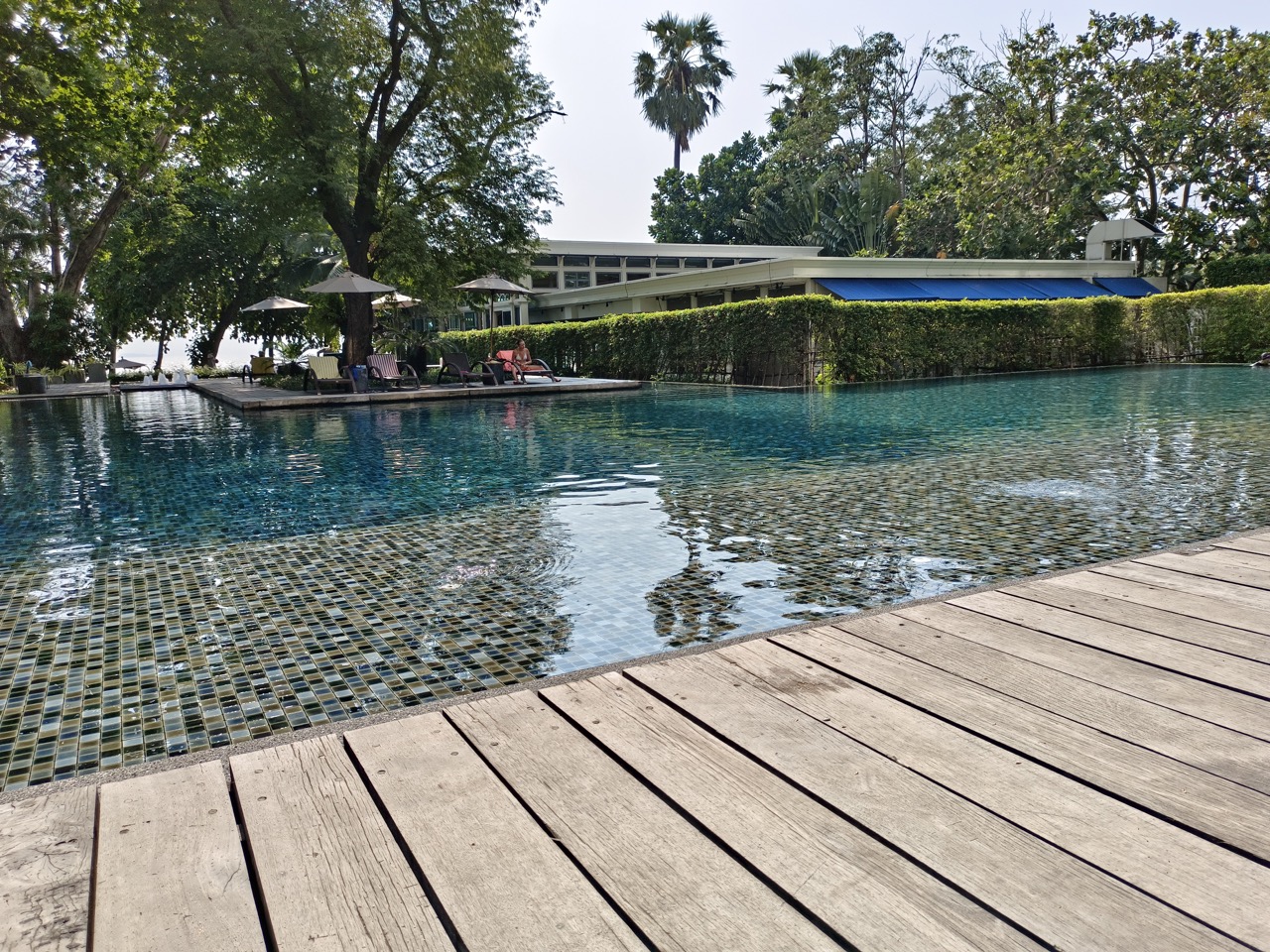 ZIre_wongamat_pool2