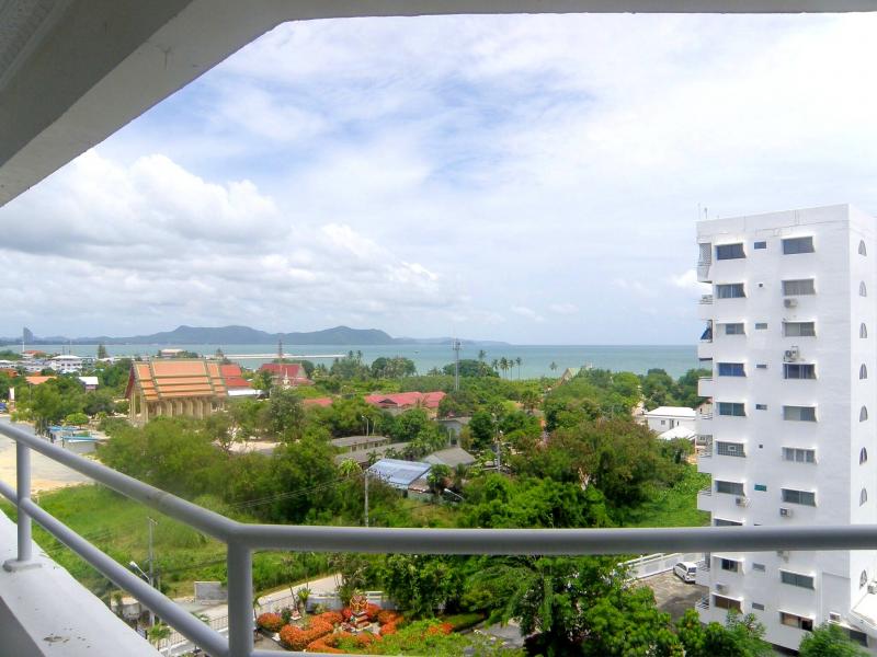 Квартира_Sompong Condo