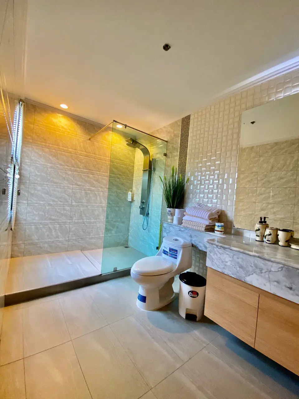 Квартира_Baan Haad UThong condominium_12