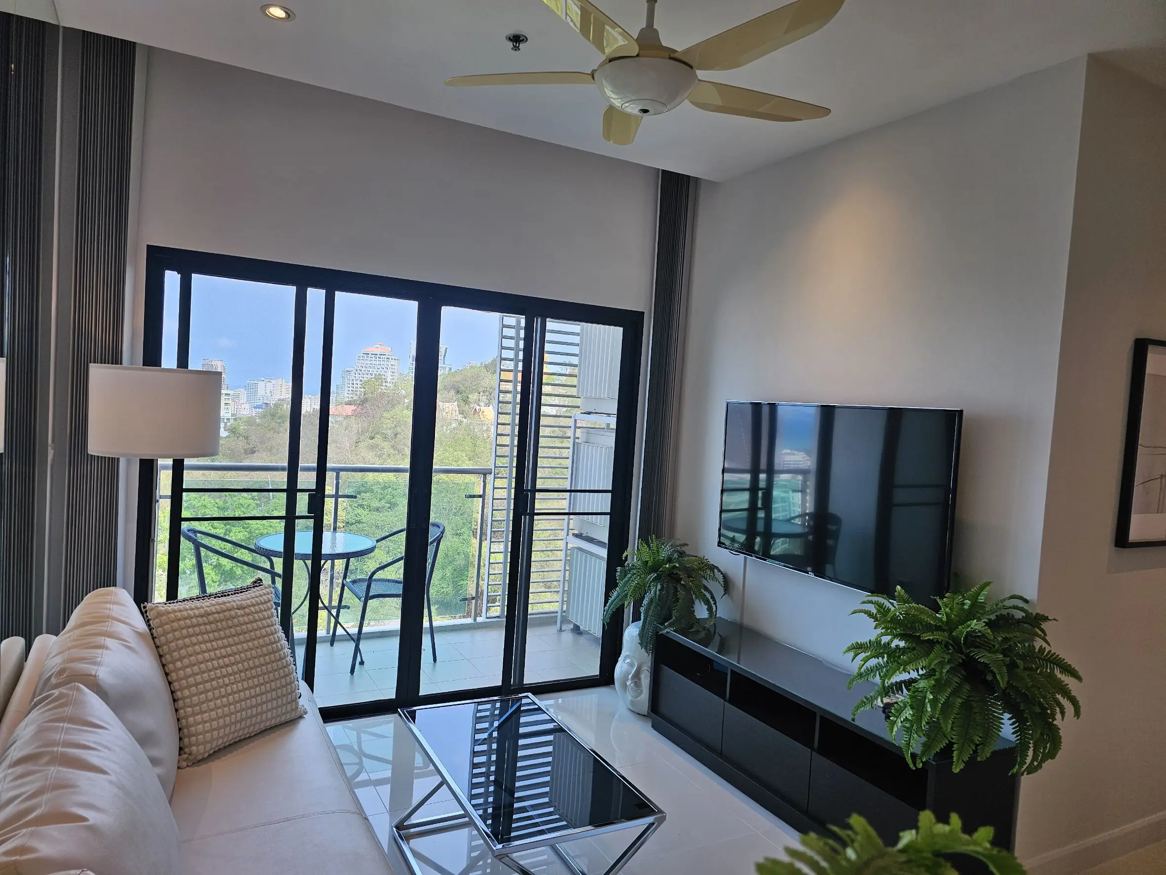 Квартира_The Axis Condo_13