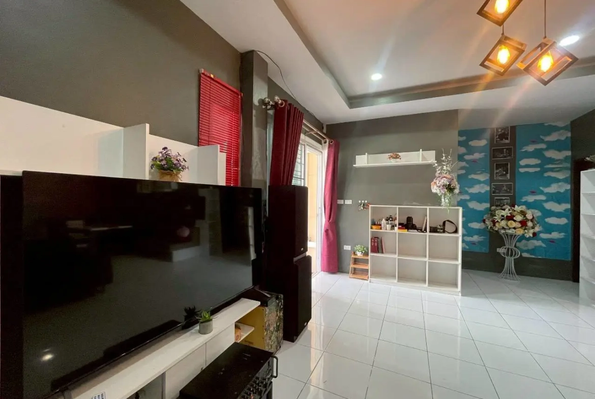 Вилла_Rattanakorn Village_2