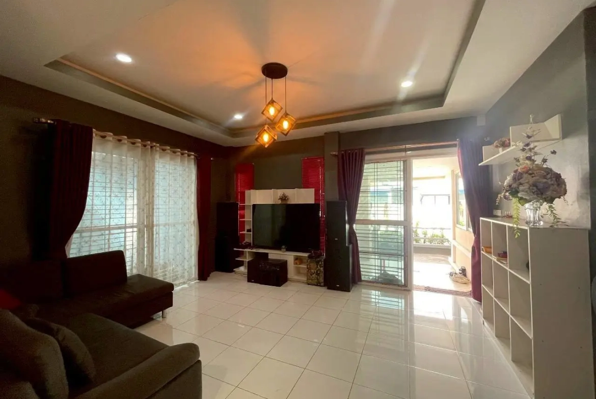 Вилла_Rattanakorn Village_3